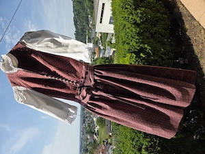 Dirndl mit Bluse Gr. 34 Bild 3