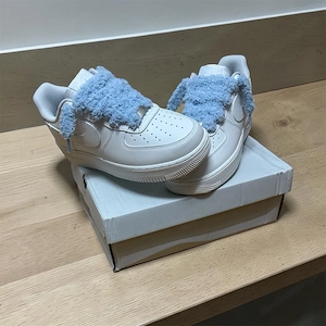 Nike Air Force 1 + Fluffy laces | Größe 42