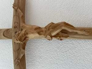 Kruzifix aus Holz handgefertigt  Bild 2