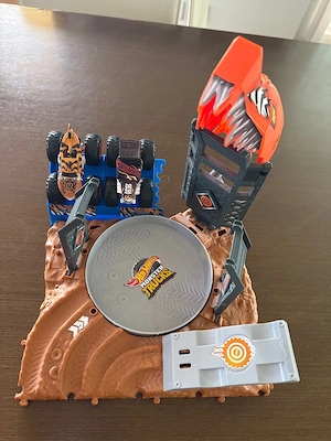 Hot Wheels Monster Trucks