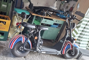 ElektroScooter mit Sitz und Beleuchtung Bild 2