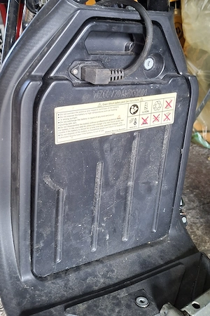 ElektroScooter mit Sitz und Beleuchtung Bild 4