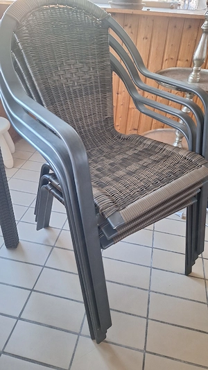 Gartentisch und  4. Stühle  Bild 3