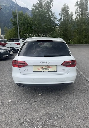 Audi A4 Avant 2,0 TDI quattro Style Bild 5