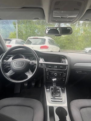Audi A4 Avant 2,0 TDI quattro Style Bild 8