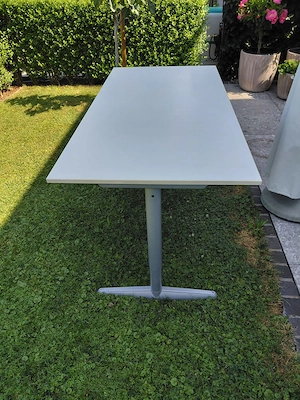 Schreibtisch und Rollcontainer - gut erhalten und robust  Bild 3
