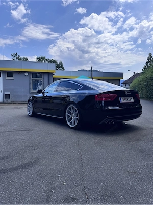 Audi A5 2.0 tdi 2x - s line Bild 2