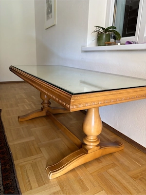 Stilvoller Couchtisch   Wohnzimmertisch aus Holz mit Glasplatte Bild 2