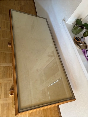 Stilvoller Couchtisch   Wohnzimmertisch aus Holz mit Glasplatte Bild 4
