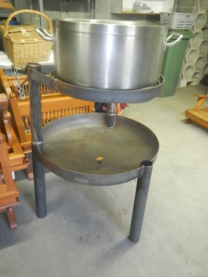 Holzkohlengriller Bild 2
