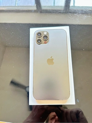 iPhone 12 Pro 256 GB Bild 2
