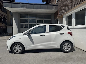 Hyundai i10 1.0 67 PS | 87.000 km | Klima | Scheckheft vollständig | TÜV  fach bereift Bild 5