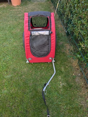 Hundefahrradanhänger der Marke Trixie.  Bild 2