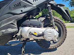 Piaggio Typhoon: 2 Takt Motor (2012) Bild 4