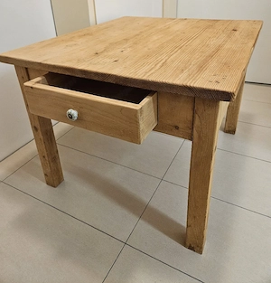 Vollholztisch mit 2 Schubladen Bild 6