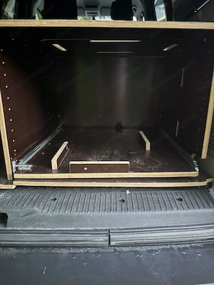 Bus-Ausbau: Modulares Stecksystem für Ladefläche (VW T6) Bild 3