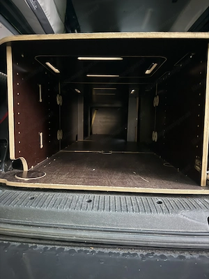 Bus-Ausbau: Modulares Stecksystem für Ladefläche (VW T6) Bild 2