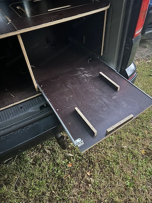 Bus-Ausbau: Modulares Stecksystem für Ladefläche (VW T6) Bild 5