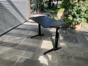 Gaming Tisch Bild 2