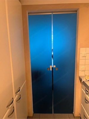  Glastüre System GM Toproll 100 bestehend aus 2 Schieber 47 cm x 200 cm mit 8 mm Blau Bild 3