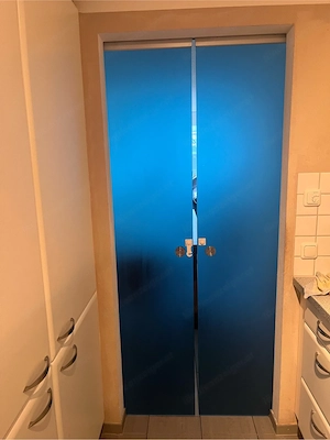  Glastüre System GM Toproll 100 bestehend aus 2 Schieber 47 cm x 200 cm mit 8 mm Blau Bild 6