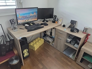 Bürotisch, L-förmig mit Seitenregal