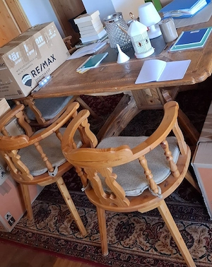 Tisch mit 5 Stühlen Bild 2