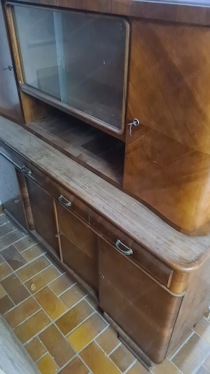Anrichte, Vitrine Bild 2