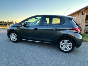 Peugeot 208 Bild 2