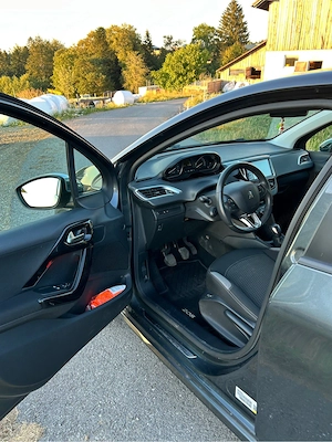 Peugeot 208 Bild 5