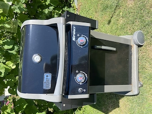 Weber Gasgrill zu verschenken