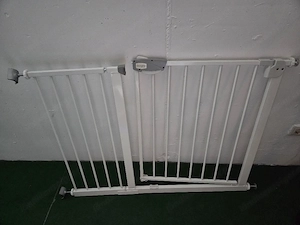 Hengmei Treppenschutzgitter inkl Geländer Befestigung Bild 2