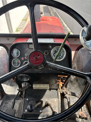 Massey Ferguson 560 -8S Bild 5