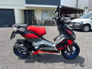 Aprilia Sr 50 Bild 2
