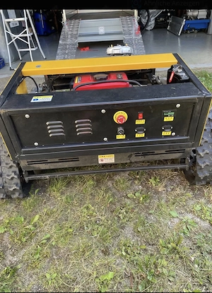 Ferngesteuerter Mähroboter  Bild 2