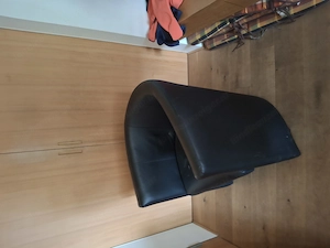 schwarzer Ledersessel Bild 4