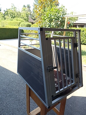 Verkaufe Hundebox Bild 3