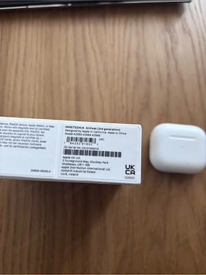 Apple Airpods 3. Generation mit OVP und Kabel Bild 3
