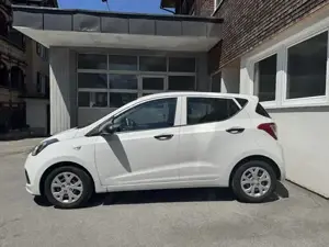 Hyundai i10 1.0 67 PS | 87.000 km | Klima | Scheckheft vollständig | TÜV  fach bereift Bild 2
