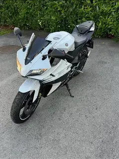 Yamaha YZF R125 Bild 5