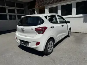 Hyundai i10 1.0 67 PS | 87.000 km | Klima | Scheckheft vollständig | TÜV  fach bereift Bild 7