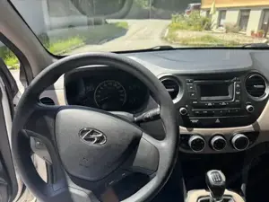 Hyundai i10 1.0 67 PS | 87.000 km | Klima | Scheckheft vollständig | TÜV  fach bereift Bild 10