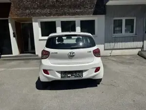 Hyundai i10 1.0 67 PS | 87.000 km | Klima | Scheckheft vollständig | TÜV  fach bereift Bild 5