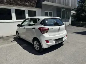 Hyundai i10 1.0 67 PS | 87.000 km | Klima | Scheckheft vollständig | TÜV  fach bereift Bild 9