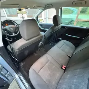 Mercedes A160 | Benziner | Baujahr 2011 | Neues Pickerl | Serviceheft Bild 7