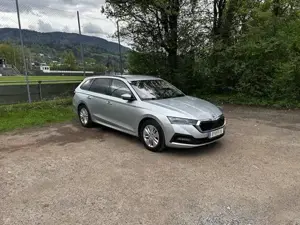 Skoda Oktavia Kombi 2,0 TDI Ambition Bild 3