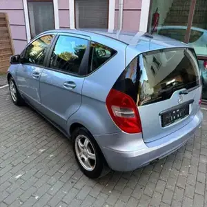 Mercedes A160 | Benziner | Baujahr 2011 | Neues Pickerl | Serviceheft Bild 4