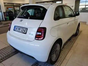 Fiat 500 42 kWh e 88 kW (120 PS), Automatik, Frontantrieb Bild 2