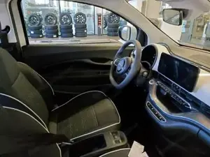 Fiat 500 42 kWh e 88 kW (120 PS), Automatik, Frontantrieb Bild 3