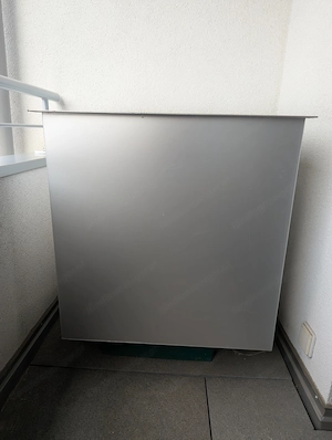 Regenwasserfass mit Abdeckung